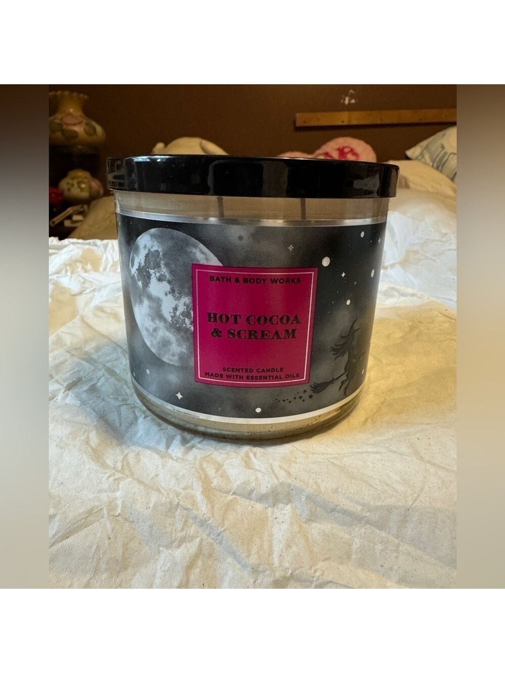 Bath & Body Works Hot Cocoa & Scream 3 Wick Candle (2020)